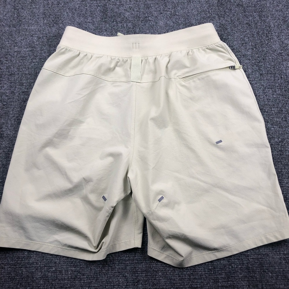 Lululemon Women’s License to Train Linerless Shorts - Picture 6 of 7